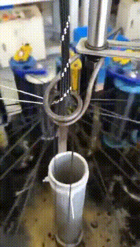 揭秘鞋带制作过程创意gif搞笑图片