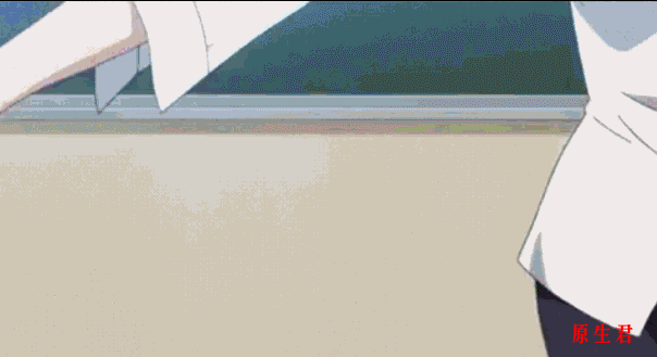 老师用屁股丢粉笔，你们肯定没见过吧~女人屁股的威力真不是吹的！动画漫画gif搞笑图片