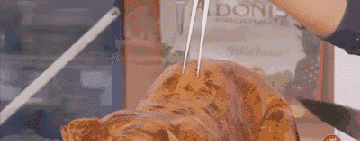 猪：我觉得我还可以再抢救一下动物gif搞笑图片