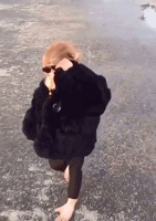 配上赌神出场音乐，简直无敌动物gif搞笑图片