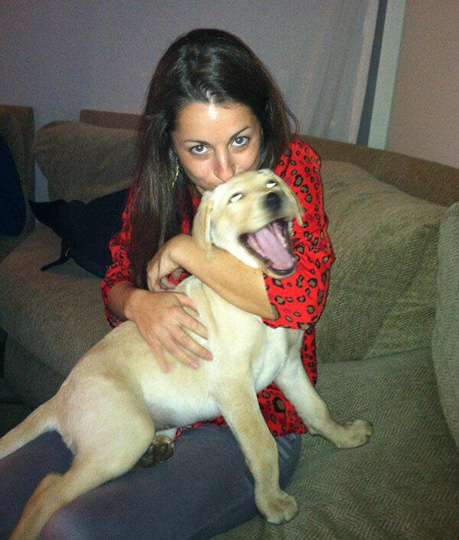 被亲了一口，感觉智商在急剧下降动物gif搞笑图片