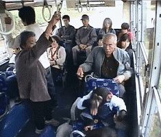 猴子都那么的礼貌动物gif搞笑图片