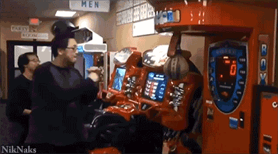 仅仅只是擦肩而过恶搞gif搞笑图片