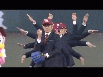 炫酷迷幻千手观音式开球，对面直接懵掉了，吊炸天！ ……恶搞gif搞笑图片