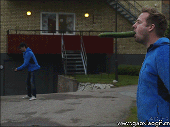 卧槽！这都能接住恶搞gif搞笑图片