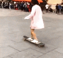 激情的拥抱，让爱来的在更加猛烈些吧恶搞gif搞笑图片