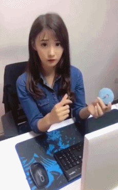 美女学猪喝水恶搞gif搞笑图片