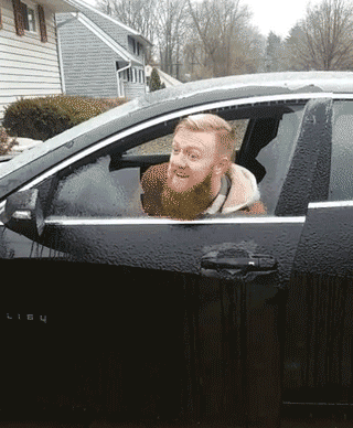 奇葩搞笑花式开车门恶搞gif搞笑图片