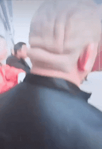 灭霸来了恶搞gif搞笑图片