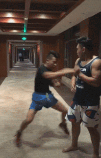 这就是挑衅的下场恶搞gif搞笑图片