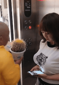 还好不是真的恶搞gif搞笑图片