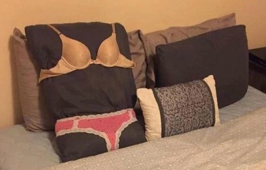 女生内衣搞笑恶搞图片恶搞gif搞笑图片