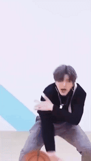 蔡徐坤打篮球倒放明星恶搞gif动态图恶搞gif搞笑图片