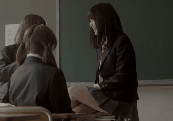 美女裙底恶搞gif图片恶搞gif搞笑图片