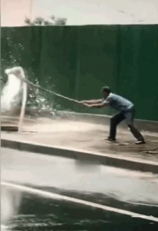 恶搞跳舞的水管搞笑gif图恶搞gif搞笑图片