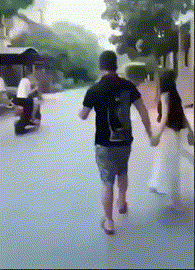 恶搞整蛊路人的动图恶搞gif搞笑图片