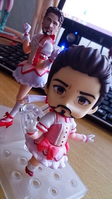 恶搞钢铁侠的手办图恶搞gif搞笑图片