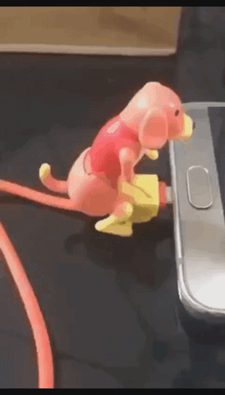 创意恶搞的数据线动图恶搞gif搞笑图片