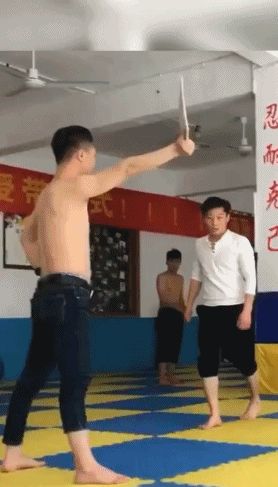 恶搞整蛊的搞笑动图恶搞gif搞笑图片