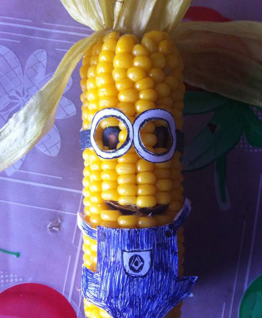 玉米cos恶搞小黄人的图片恶搞gif搞笑图片