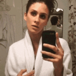 欧美性感美女脱衣服自拍恶搞GIF动图恶搞gif搞笑图片