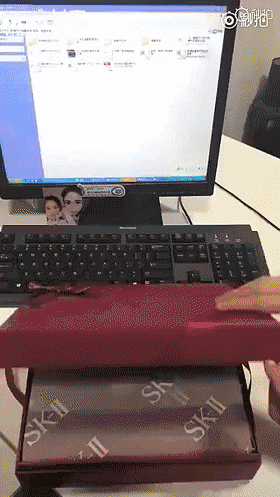 情人节送礼物给女朋友恶搞GIF动图恶搞gif搞笑图片