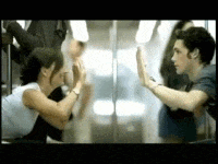 恶搞美女动作同步GIF动图恶搞gif搞笑图片