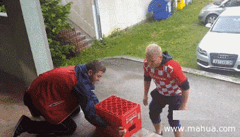 兄弟你这样恶搞未面有点过头了吧恶搞gif搞笑图片