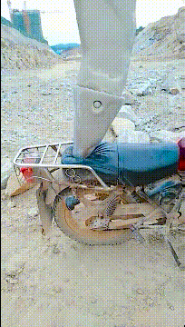 还有谁敢偷我的车恶搞gif搞笑图片