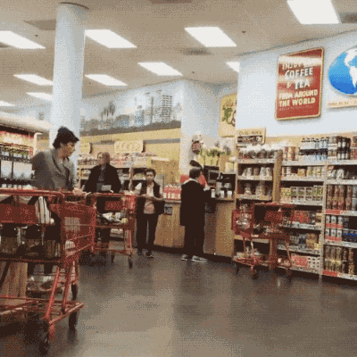 哥们你购物就购物还秀这种高端操作恶搞gif搞笑图片