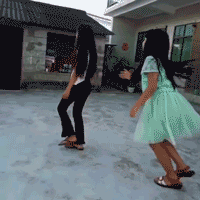 卧槽，还敢偷袭我恶搞gif搞笑图片