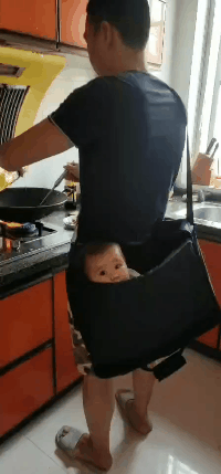 生活不易呀，做啥都得带个娃恶搞gif搞笑图片