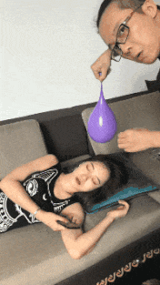 整蛊老婆，一直在死亡边缘试探恶搞gif搞笑图片