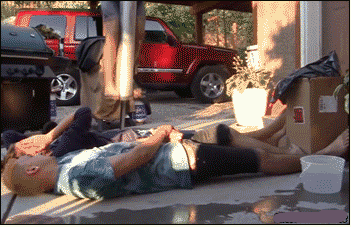 这下爽了吧，下辈子没了恶搞gif搞笑图片