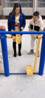 玩归玩，闹归闹，别拿老二开玩笑！恶搞gif搞笑图片