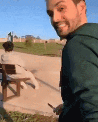 恶搞路人会怎么样恶搞gif搞笑图片