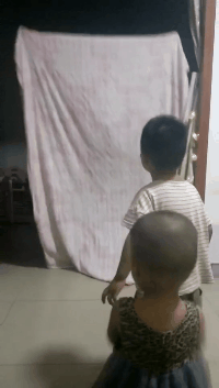 看爸爸给你们变魔术恶搞gif搞笑图片