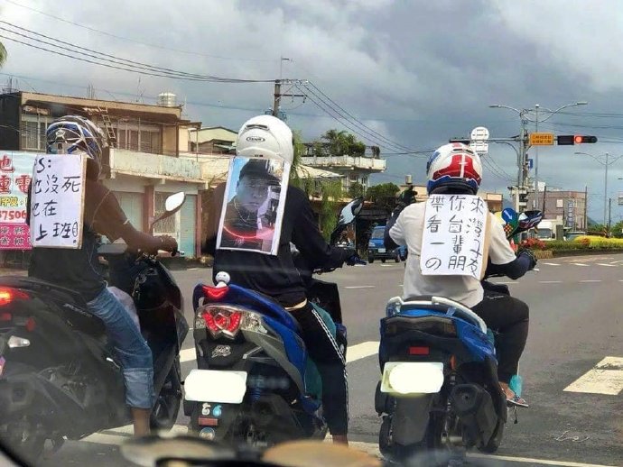 还以为是个 悲伤感人的故事恶搞gif搞笑图片