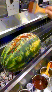 只要你能拿出来的东西我都能烤恶搞gif搞笑图片