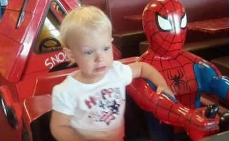 开慢点，我有点怕儿童gif搞笑图片