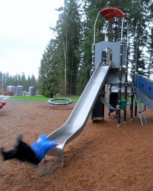 满满都是势能啊~儿童gif搞笑图片