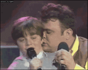 妈妈，这里有个怪叔叔儿童gif搞笑图片