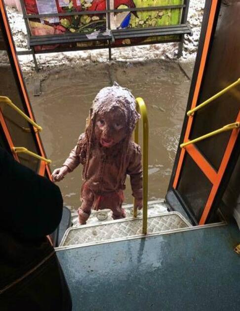 这孩子我不要了儿童gif搞笑图片