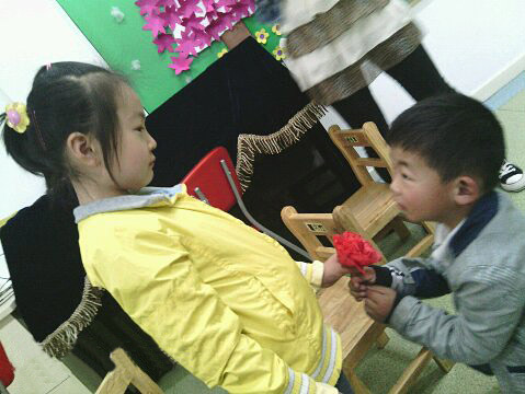 姐姐，你就嫁给我把儿童gif搞笑图片