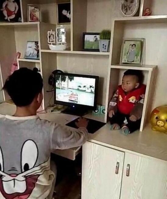 好像多了个财神儿童gif搞笑图片