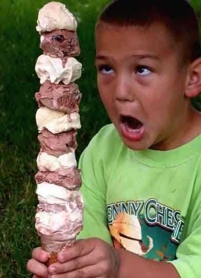 怎么吃啊...儿童gif搞笑图片