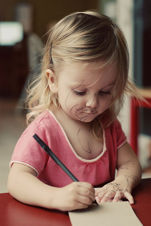 未来的名画家儿童gif搞笑图片