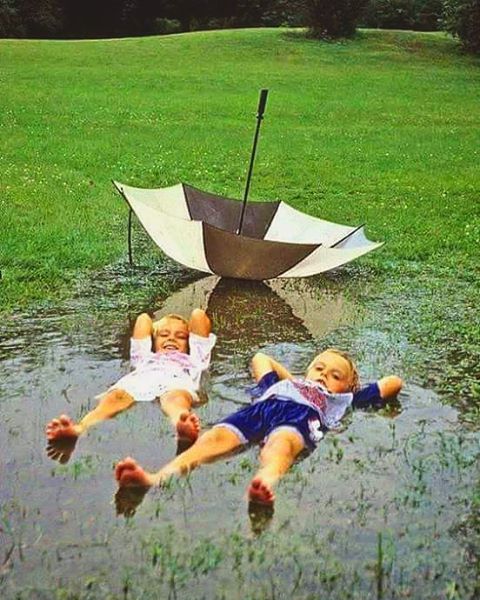 你们两个，今晚衣服自己洗儿童gif搞笑图片