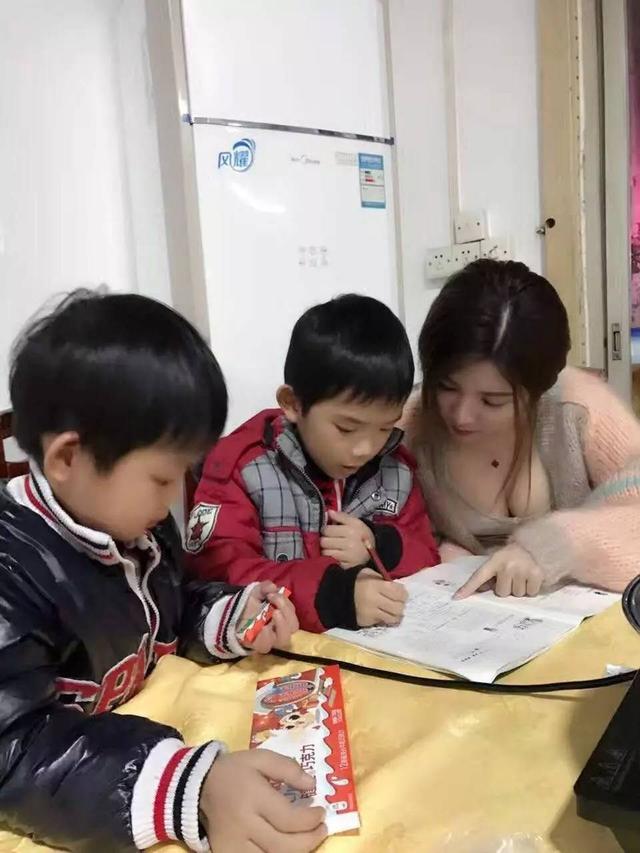 当年我没找到合适的家教儿童gif搞笑图片