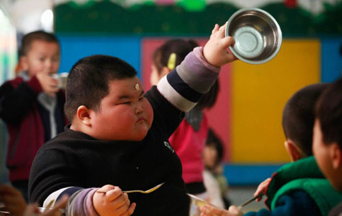 可爱小胖的幸福生活儿童gif搞笑图片